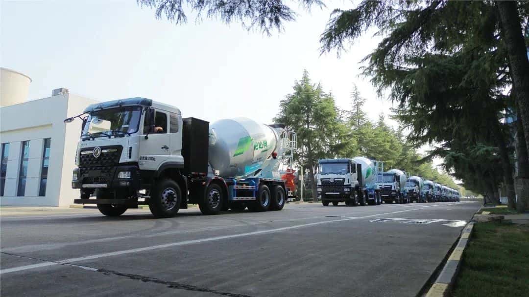 馭風(fēng)而行，中集車輛15臺新能源攪拌車駛?cè)牒保L就荊楚生態(tài)長卷